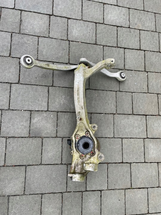 фото №1, Audi a8 d3 поворотный кулак перед правая