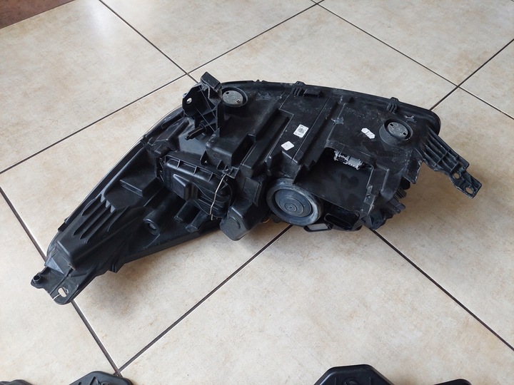 фото №8, Лампа правая - bi-xenon - ford kuga mk2 - 12-16