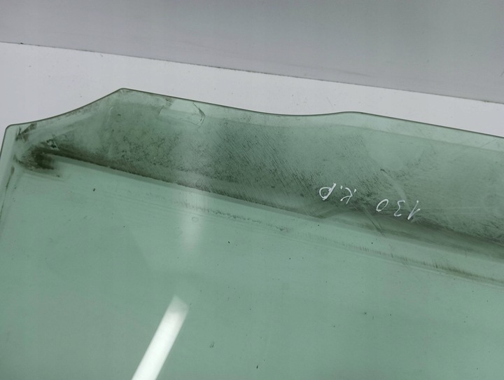 фото №7, Mercedes-benz c w204 2009 левая сторона стекло дверь передних