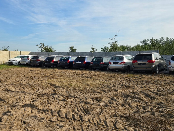 фото №10, Toyota avensis t22 подлокотник крышка бардачок