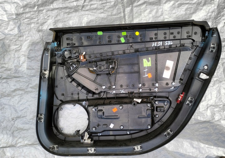 фото №12, Обивка боковина дверь левый зад audi a8 s8 d3 4e рестайлинг 4e0867067