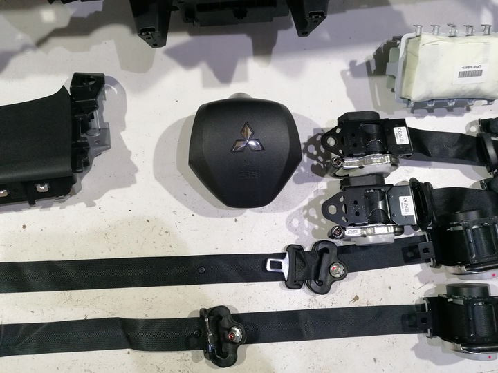 фото №7, Mitsubishi eclipse cross панель консоль подушка безпеки подушки ремені оригінал демонтаж