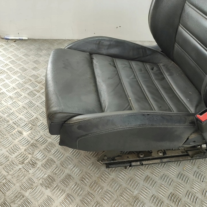 фото №11, Комплект сидений vw amarok 2h_, s1b 3q0881106s 31230975 3.0l 165kw 2018