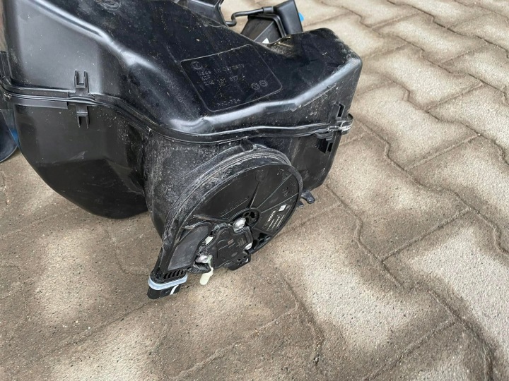 фото №11, Vw caddy 2k5 бак bak adblue 2k5131877a