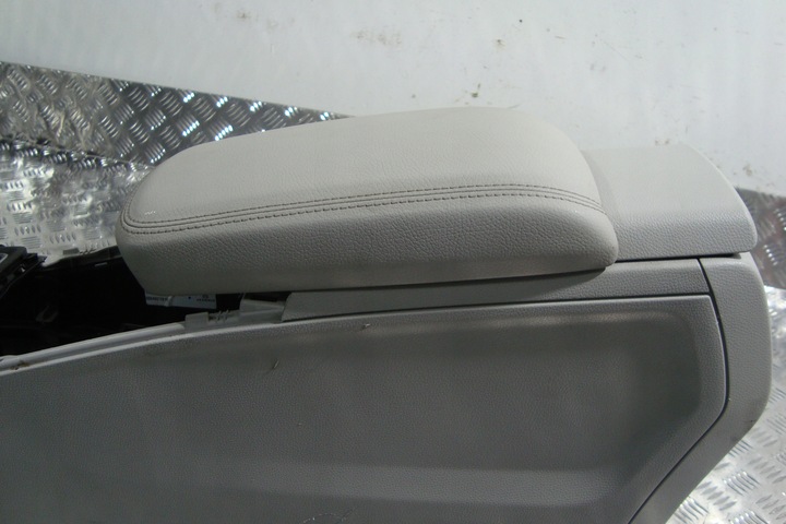 фото №10, Подлокотник туннель средний бардачок серый mercedes w246 b-klasa 11-18