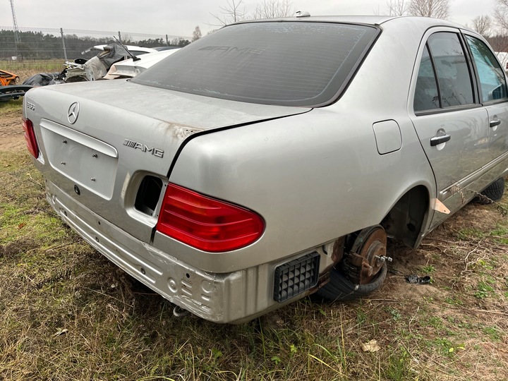 фото №7, Mercedes e клас amg w210 бампер кришка зад кузови крила pas ванна 744