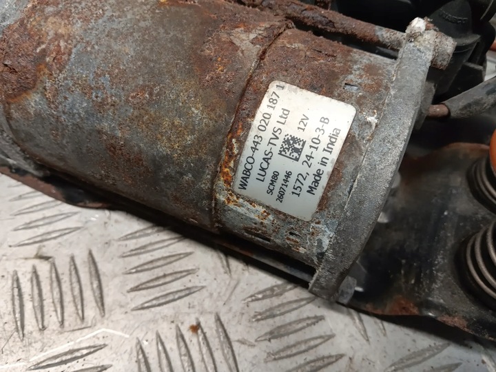 фото №3, Audi a8 s8 d4 4h 4h0616005c компресори