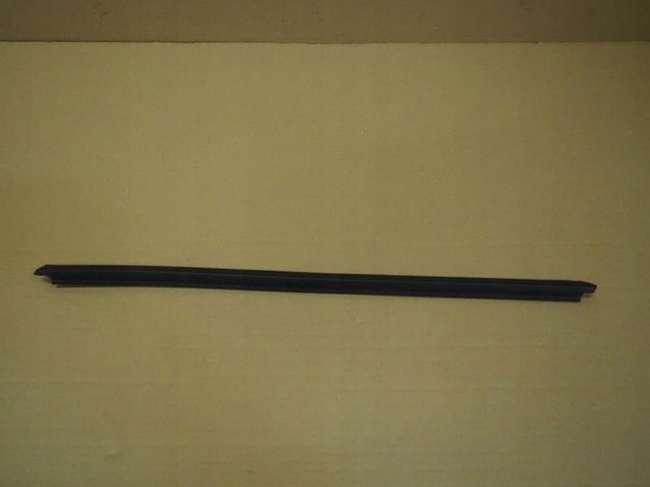 фото №1, Планка накладка ущільнювач скла лівий зад duster ii