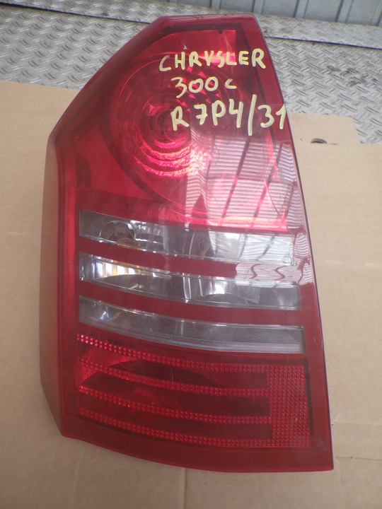 фото №1, Лампа левая зад задняя chrysler 300c