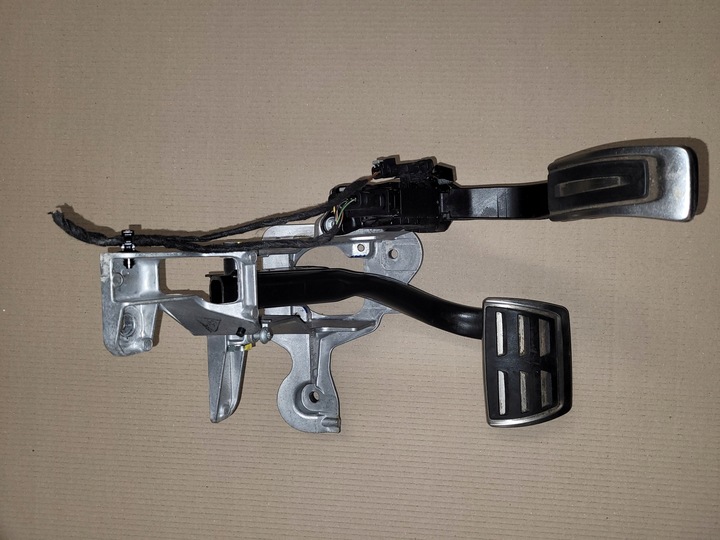 фото №1, Audi q7 4m q8 педаль гальма газу