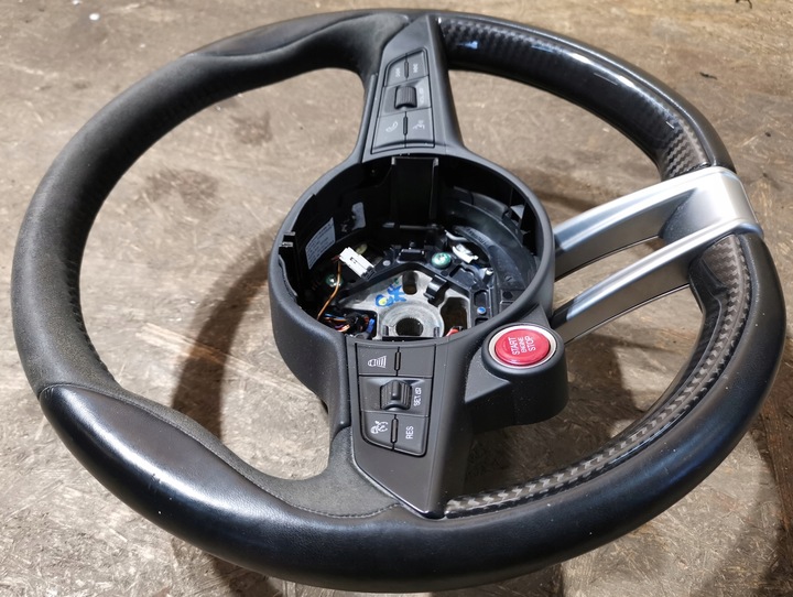 фото №12, Руль alfa romeo giulia квадрифолио карбон