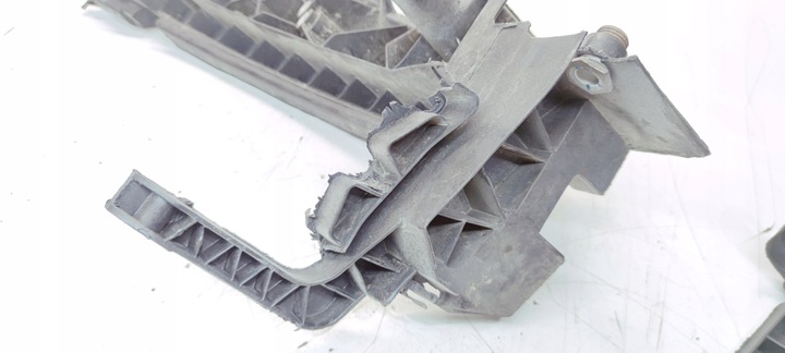 фото №9, Ползун крепление фара правые audi q5 8r рестайлинг 8r0805608b повреждённый