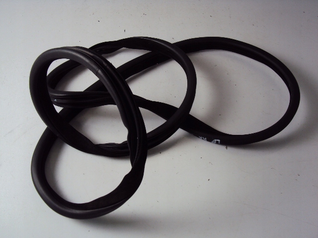 фото №1, Прокладка двері лівий перед range rover evoque i