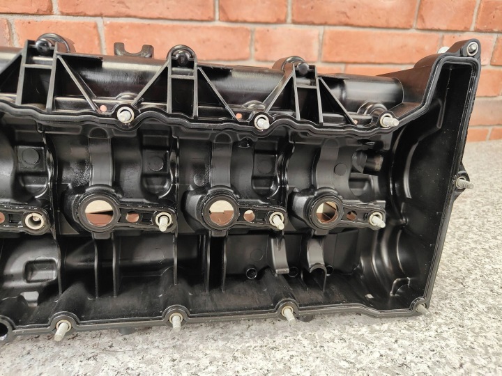 фото №13, Bmw e90 f30 f32 f10 f15 f01 2.5d 3.0d n57 - кришка клапанів головки 7823181