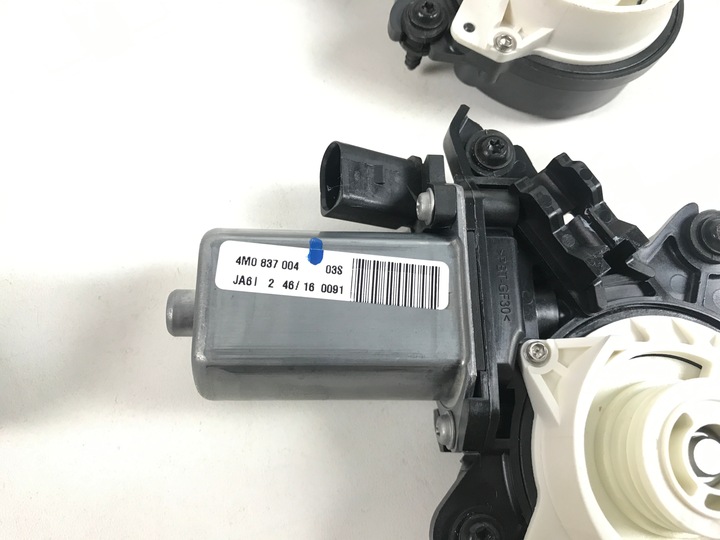 фото №5, Доводчик двері комплект audi q7 4m0839003 4m0837003 4m0839004 4m0837004