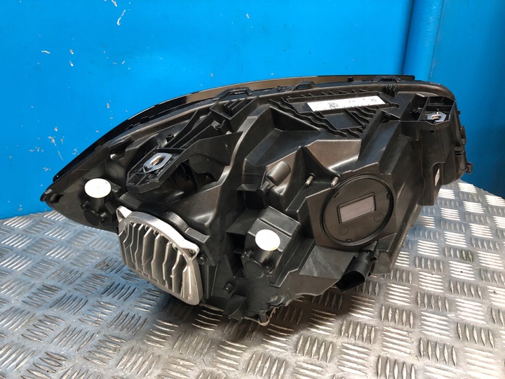 фото №12, Mercedes w176 рестайлинг лампа правая левая перед комплект полный led high performance