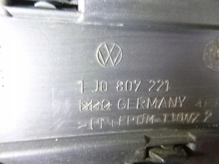 фото №10, Бампер передний vw golf iv ll5y 99r.