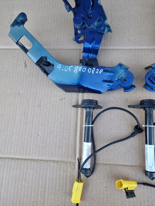 фото №8, Mercedes c-klasa w205 петлі капота патрони l+p a2058800828 a2058800928