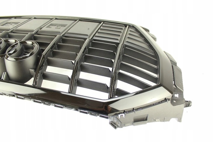 фото №7, Решітка решітка радіатора audi q3 ii чорний 2018- 83a853651b