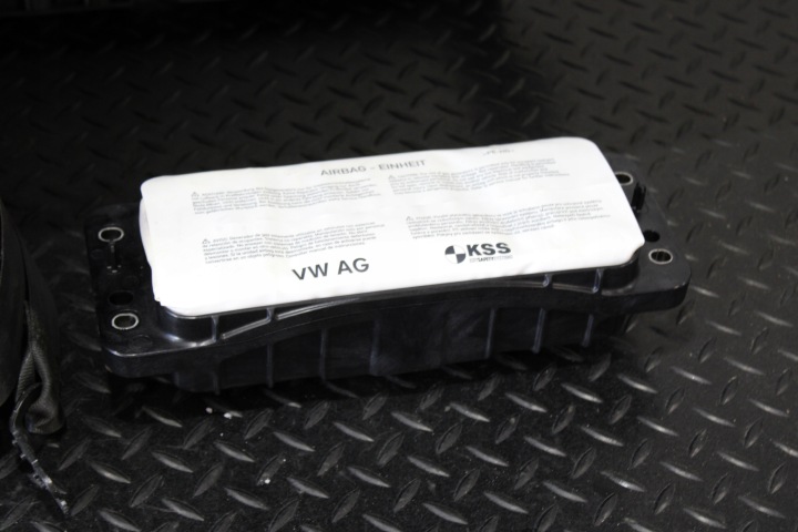 фото №8, Торпедо консоль подушка  подушки vw golf vii 7 5g0
