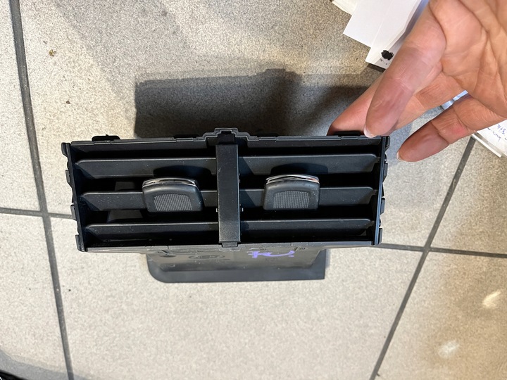 фото №1, 70 ford edge ii mk2 решітка повітропровід em2b-19c570a