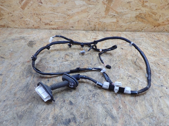 фото №1, Джгут двері лівий зад lexus is iii 200t 300 po рестайлінг 18 європа