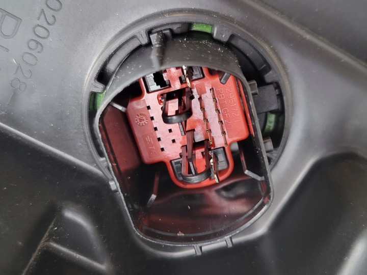 фото №7, Лампа права перед jaguar e-pace x540full led high