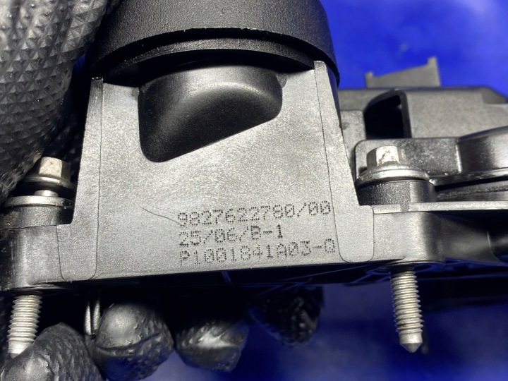 фото №10, Крышка клапанов peugeot expert 1.5 синий hdi yh01 9827622780