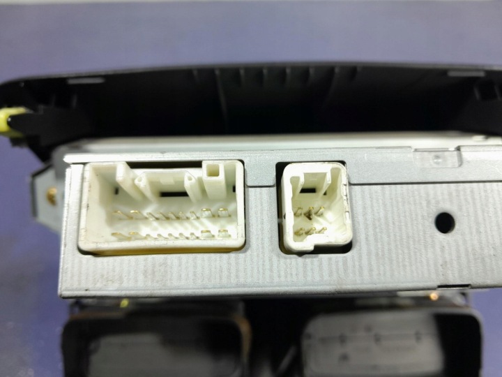 фото №8, Toyota avensis ii t25 дисплей радио gps 86110-05020