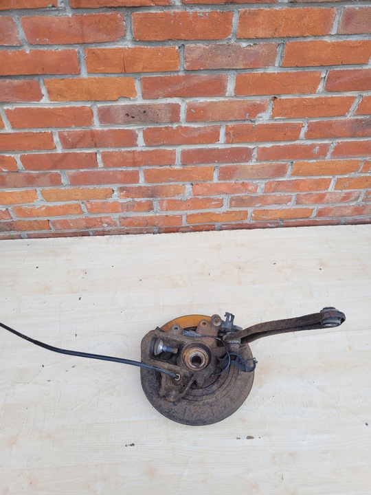 фото №1, Mercedes ml w164 05-11 3.0 cdi поворотный кулак правый зад