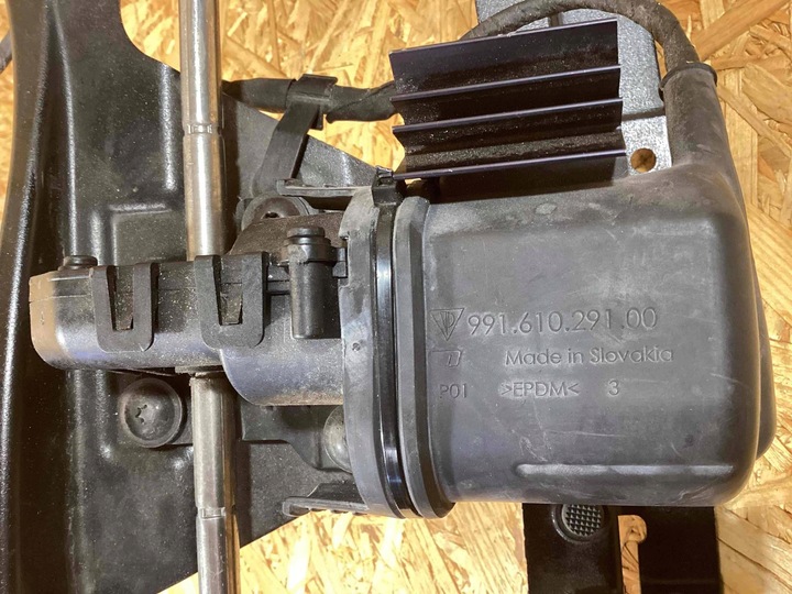 фото №12, Спойлер крышки багажника porsche 911 cabrio 991 99150404103 3.0l бензин