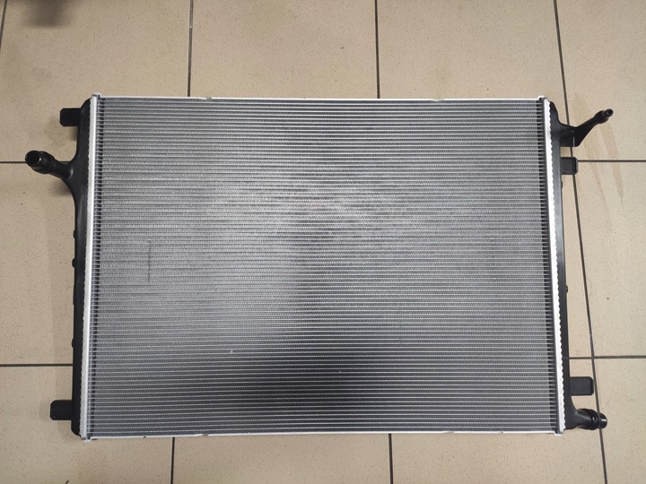 фото №1, Mercedes c-klasa w206 c206 cle c236 радіаторів нова оригінал a0995009900