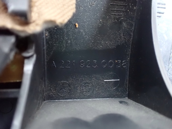 фото №5, Подголовник левое зад mercedes s500 w221 a2219230038