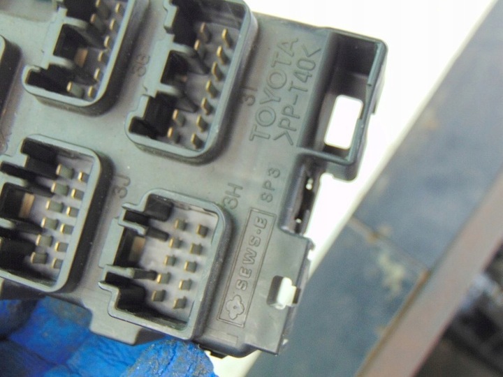 фото №9, Toyota avensis t25 2.0d 07r коробка предохранителей