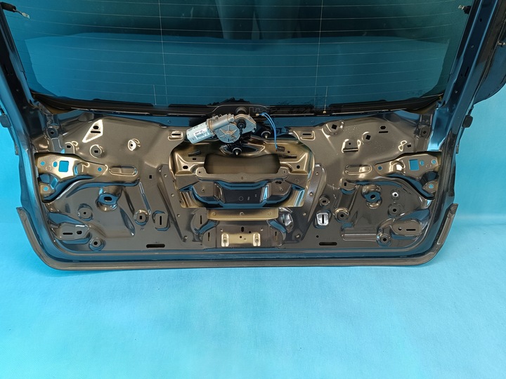 фото №5, Audi a4 b9 avant 2.0tfsi 4x4 23r кришка багажника скло зад lx7l 8w9827025c