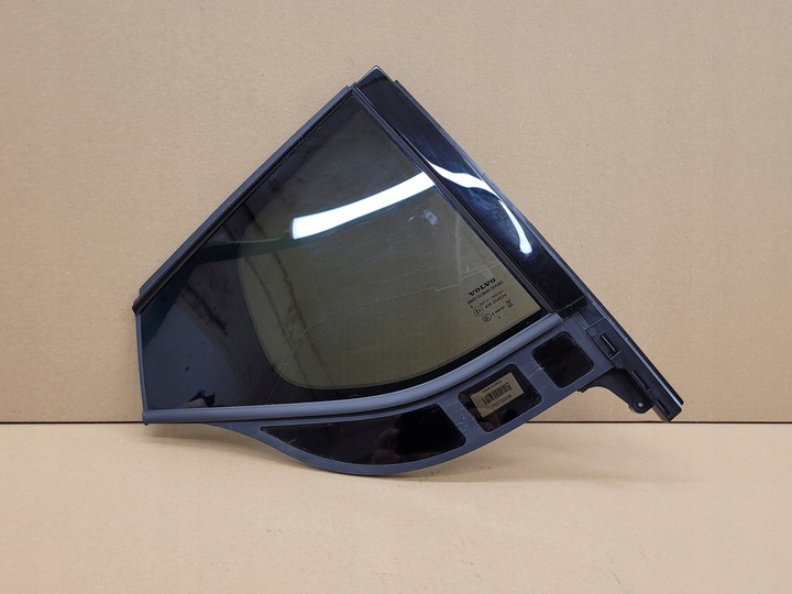 фото №1, Стекло треугольник правые зад volvo c40 2021-