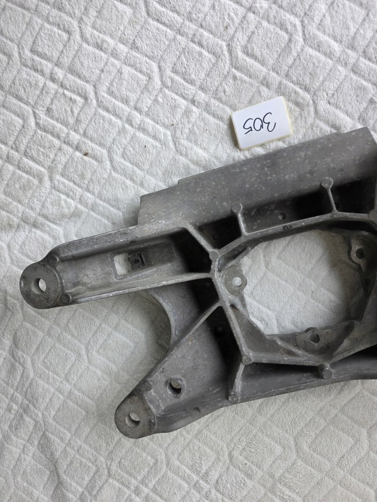 фото №9, Кронштейн підтримка коробки audi a4 b8 a5 8k0399263k