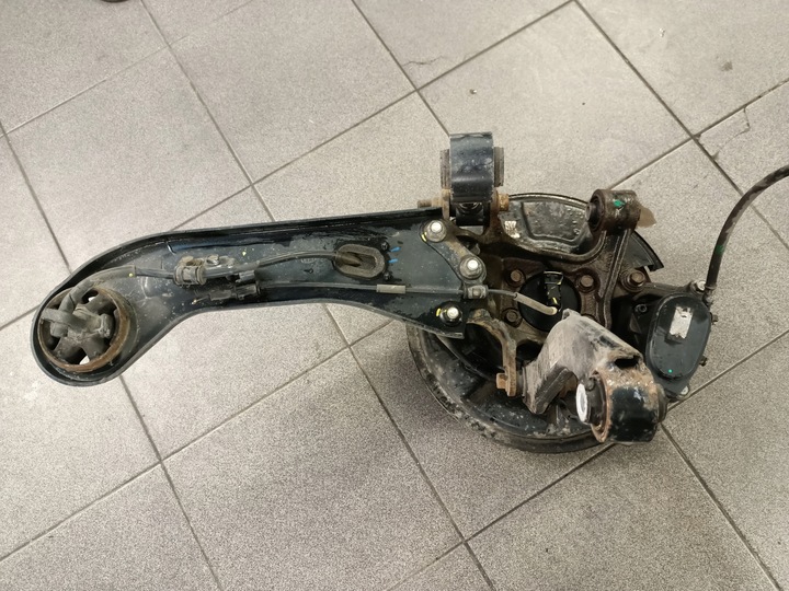 фото №1, Hyundai tucson iii - ступица левый зад поворотный кулак з wahaczami комплект kia