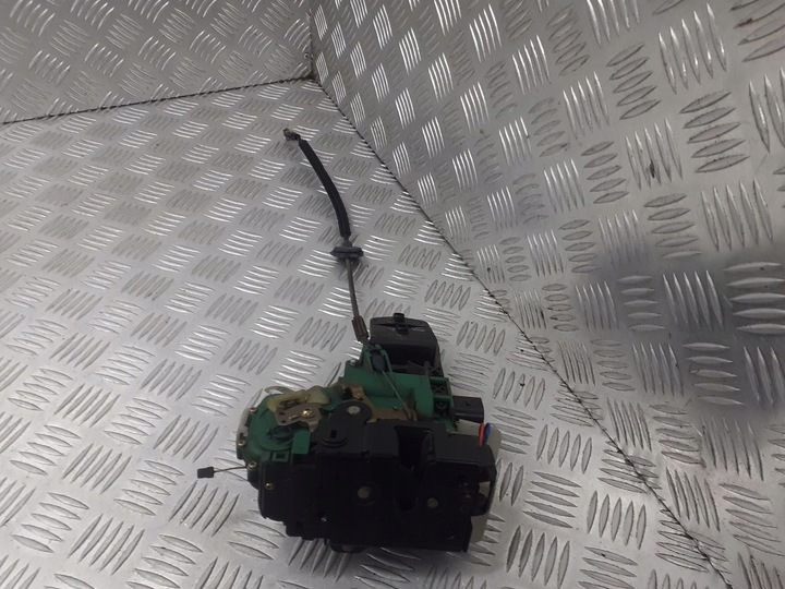 фото №2, Замок дверь левый зад vw passat b5 1.9 tdi 3b0837867