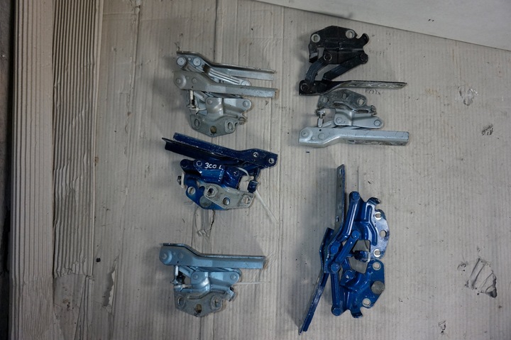 фото №1, Петлі капота vw passat b6 3c0823301c 3c0823302c