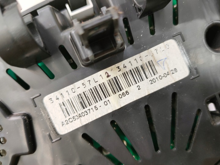фото №7, Suzuki kizashi 09-14 панель приладів 34110-57l12 європа 153tys.km