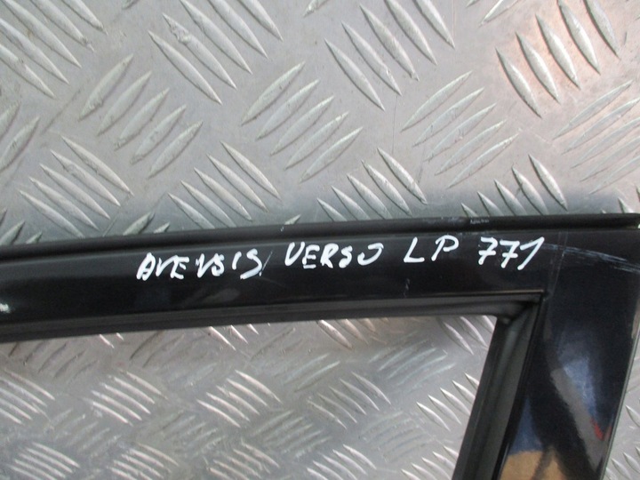 фото №8, Дверь левый перед toyota avensis verso 771
