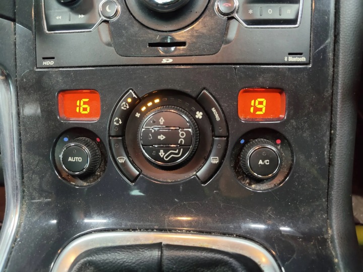 фото №5, Панель климат-контроля peugeot 3008 i 09-16 96837481xt