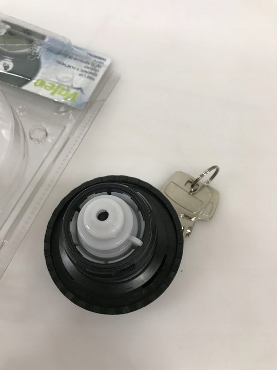 фото №11, Кришка заливання пального з ключем volvo 240, 440 k, 460 l, 480 e, 740,