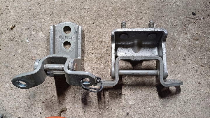 фото №1, Nissan note e12 петля дверь левый зад задний