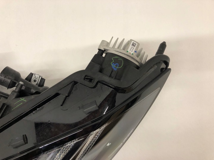 фото №10, Chevrolet corvette c8 лампа права ліва повний led комплект 20 -