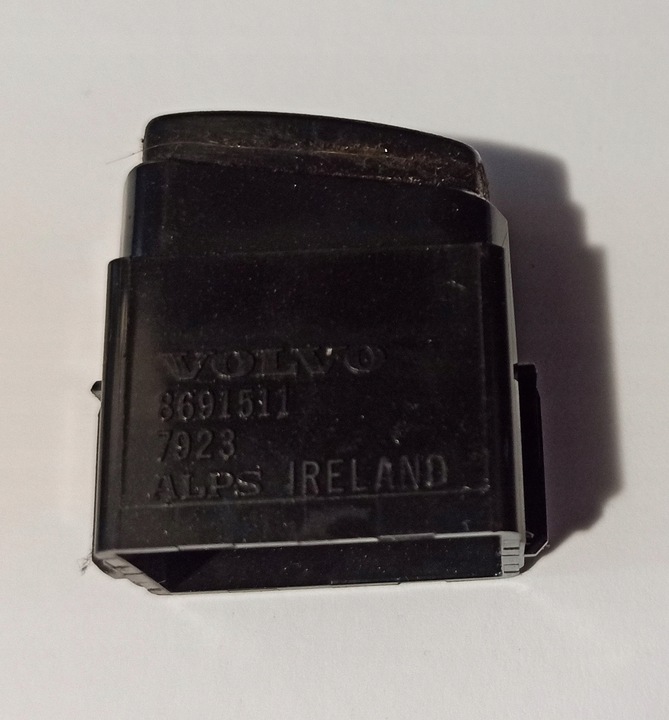 фото №1, Volvo заглушка панель кондиціонера 8691511