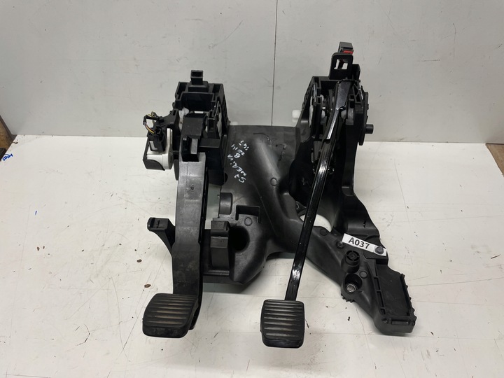 фото №1, Оборудование педали gaz тормоз насос сцепления opel meriva b 10-17 kpl