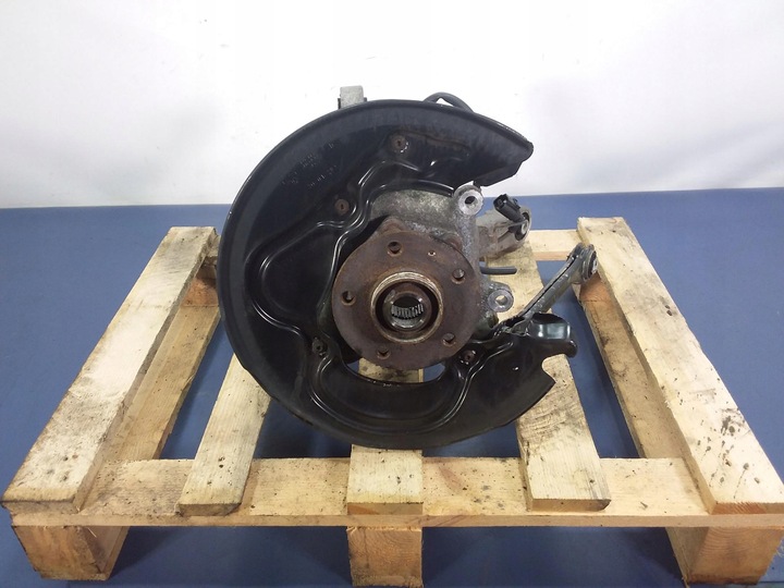 фото №1, Audi a8 d4 4h 3.0 tdi quattro поворотна опора права зад