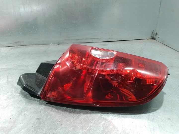 фото №8, Фара задняя левая mitsubishi colt vi хэтчбек 5 дверь 8330a479